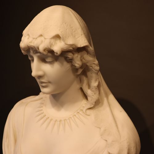 'LA BELLE ITALIENNE' A LARGE CARRARA MARBLE BUST OF A VEILED LADY ON A VERT DE MER MARBLE BASE - ADDITIONAL PHOTO 8