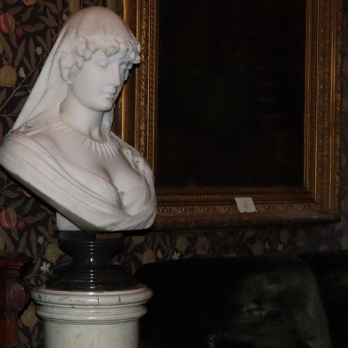 'LA BELLE ITALIENNE' A LARGE CARRARA MARBLE BUST OF A VEILED LADY ON A VERT DE MER MARBLE BASE - ADDITIONAL PHOTO 9