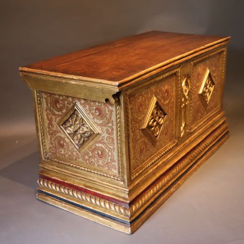 17TH CENTURY OR EARLIER ITALIAN GILT GOTHIC DECORATED WALNUT CASSONE CHEST - ADDITIONAL PHOTO 9
