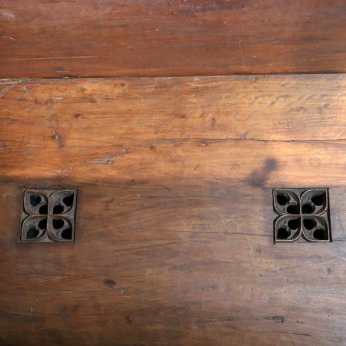 17TH CENTURY OR EARLIER ITALIAN GILT GOTHIC DECORATED WALNUT CASSONE CHEST - ADDITIONAL PHOTO 12
