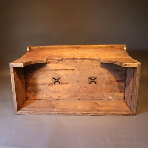 17TH CENTURY OR EARLIER ITALIAN GILT GOTHIC DECORATED WALNUT CASSONE CHEST - ADDITIONAL PHOTO 14
