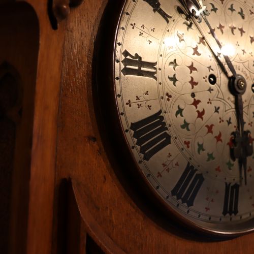 A LARGE VICTORIAN GOTHIC REVIVAL CARVED OAK WALL CLOCK BY W DAVIS AND SONS BIRMINGHAM CIRCA 1860 - ADDITIONAL PHOTO 2