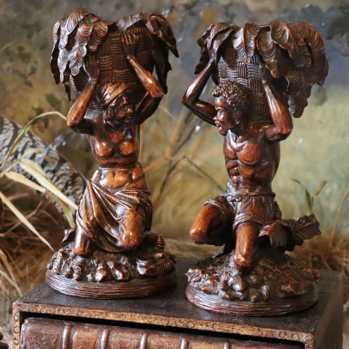 MID 19TH CENTURY CARVED FIGURES IN WALNUT - ADDITIONAL PHOTO 1