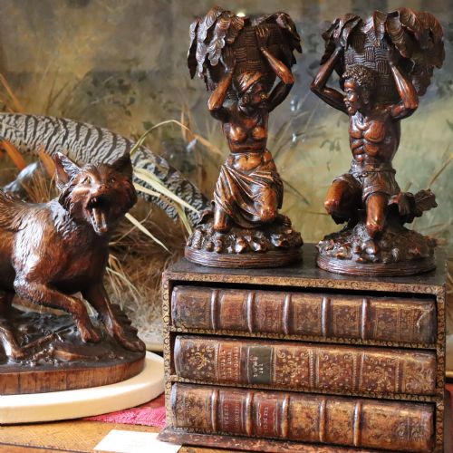 MID 19TH CENTURY CARVED FIGURES IN WALNUT - ADDITIONAL PHOTO 3