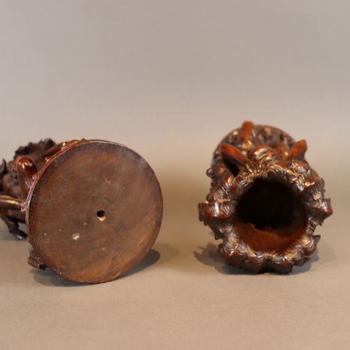 MID 19TH CENTURY CARVED FIGURES IN WALNUT - ADDITIONAL PHOTO 4