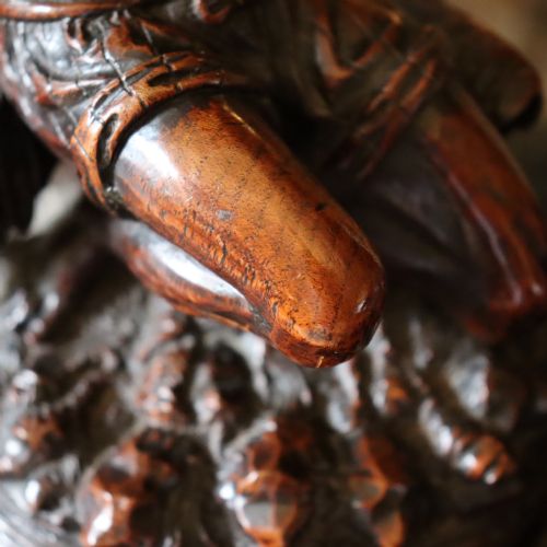 MID 19TH CENTURY CARVED FIGURES IN WALNUT - ADDITIONAL PHOTO 6