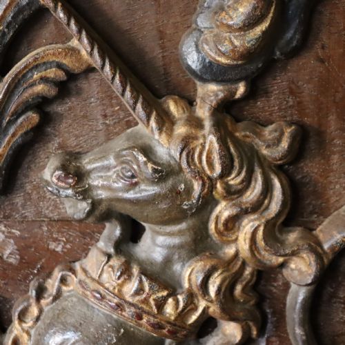 A LARGE VICTORIAN CAST IRON ROYAL COAT OF ARMS - ADDITIONAL PHOTO 4
