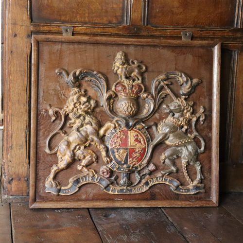 A LARGE VICTORIAN CAST IRON ROYAL COAT OF ARMS - ADDITIONAL PHOTO 6