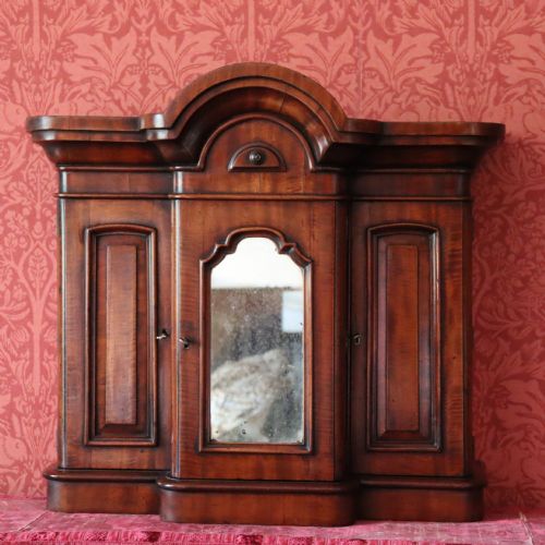 VICTORIAN APPRENTICEMINIATURE MAHOGANY BREAKFRONT WARDROBE - ADDITIONAL PHOTO 2