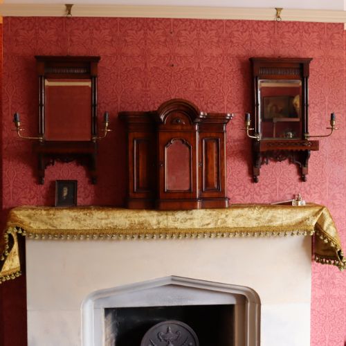 VICTORIAN APPRENTICEMINIATURE MAHOGANY BREAKFRONT WARDROBE - ADDITIONAL PHOTO 4