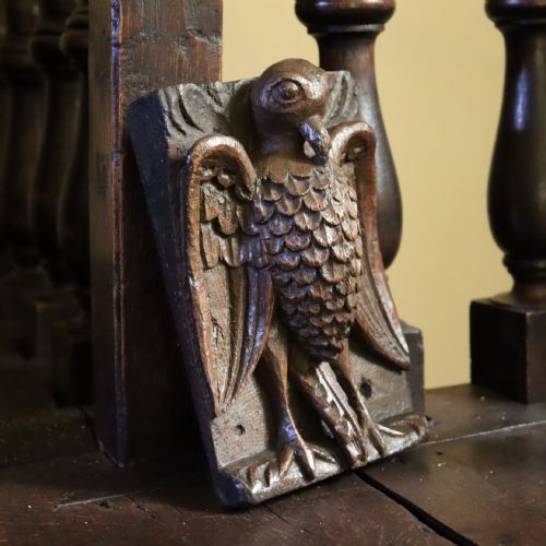 RARE ENGLISH 17TH CENTURY RELIGIOUS OAK CARVING OF THE VULNING PELICAN - ADDITIONAL PHOTO 6