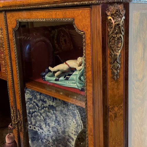 VICTORIAN BURR WALNUT AND CROSSBANDED PIER CABINET CIRCA 1880 - ADDITIONAL PHOTO 3
