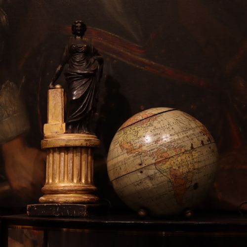 A HUNTLEY AND PALMERS BISCUIT TIN IN THE FORM OF A GLOBE - ADDITIONAL PHOTO 2