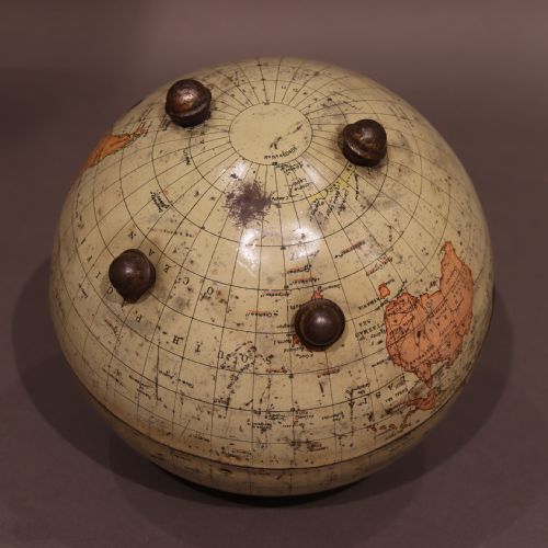 A HUNTLEY AND PALMERS BISCUIT TIN IN THE FORM OF A GLOBE - ADDITIONAL PHOTO 5