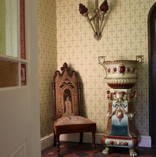 A LARGE OUTSTANDING 19TH CENTURY MAJOLICA JARDINIERE ON STAND - ADDITIONAL PHOTO 4