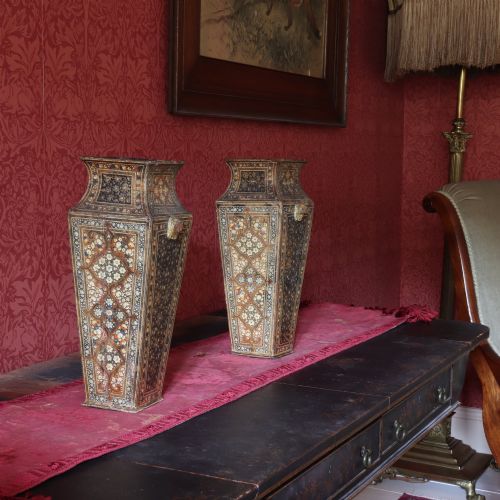 A FINE PAIR OF 19TH CENTURY KASHMIRI WOODEN VASES - ADDITIONAL PHOTO 1