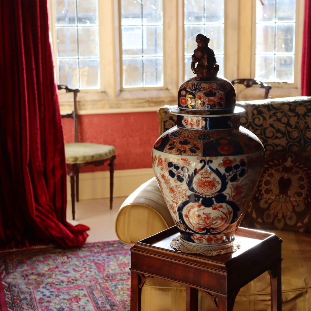 A Japanese Imari lidded vase of bold scale View IV