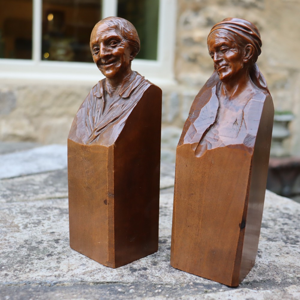 Pair of finely carved fruit wood busts of old Women by Hermann Steiner Meran. Circa 1900  View V