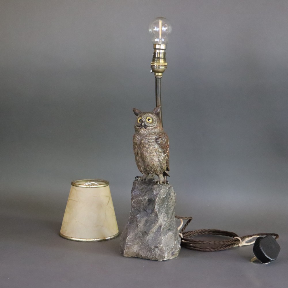 Austrian cold painted bronze – Long Eared Owl table lamp, by Bergman. Circa 1910 View II