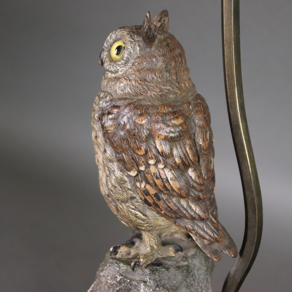 Austrian cold painted bronze – Long Eared Owl table lamp, by Bergman. Circa 1910 View IV