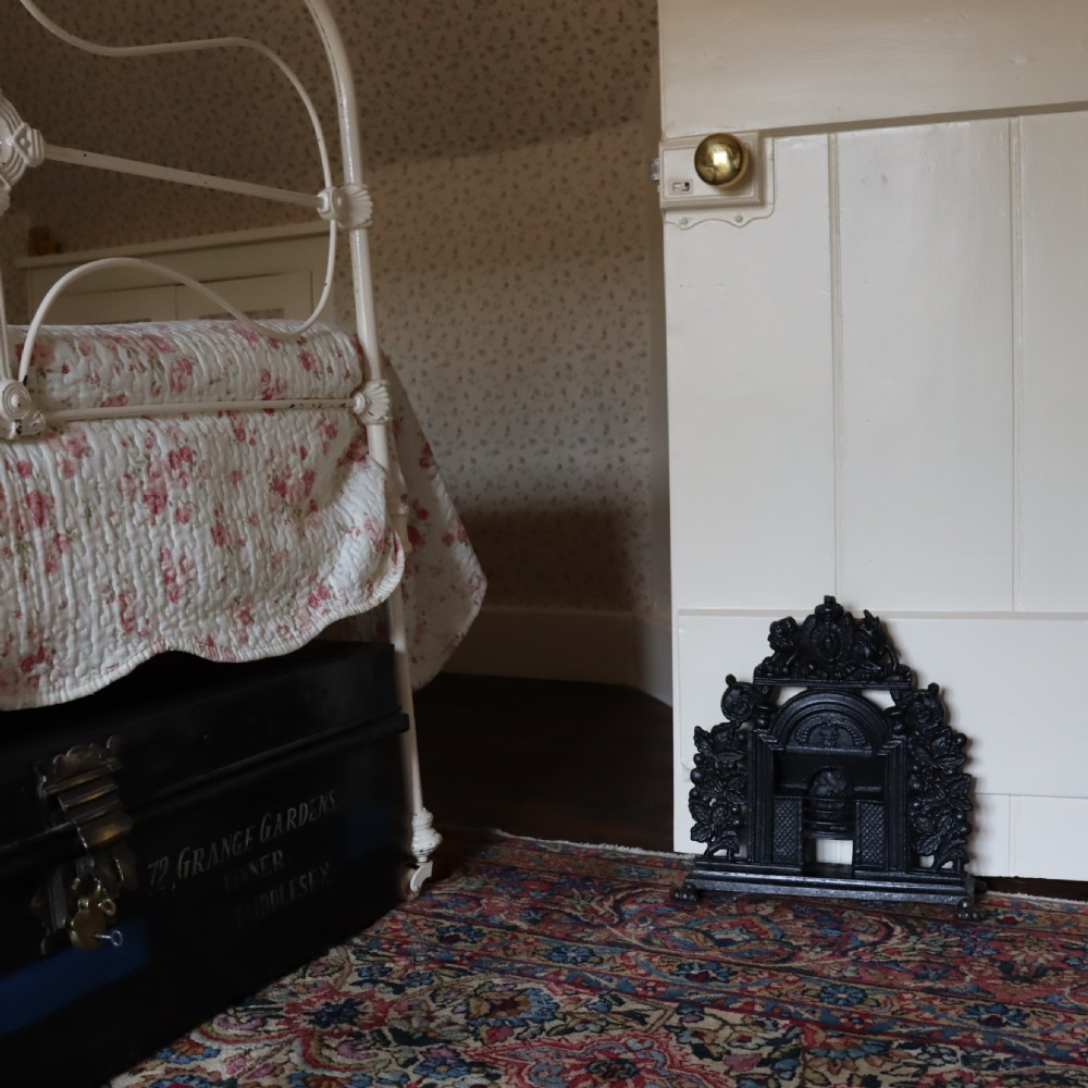 Victorian salesman’s miniature cast iron fireplace  View VII