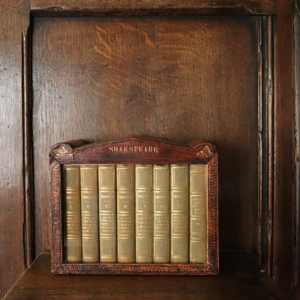 The Works of Shakespeare - 8 miniature volumes in a tooled leather and glazed case View VI