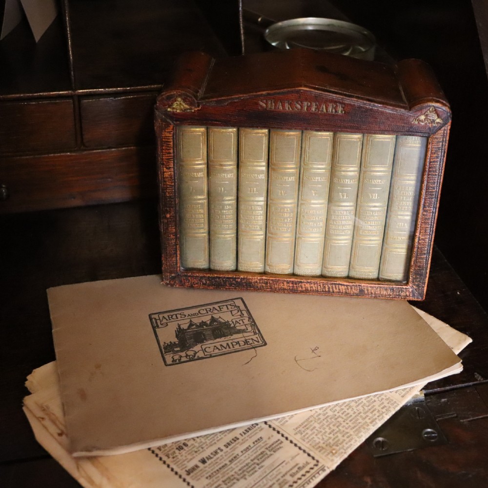 The Works of Shakespeare - 8 miniature volumes in a tooled leather and glazed case View VII