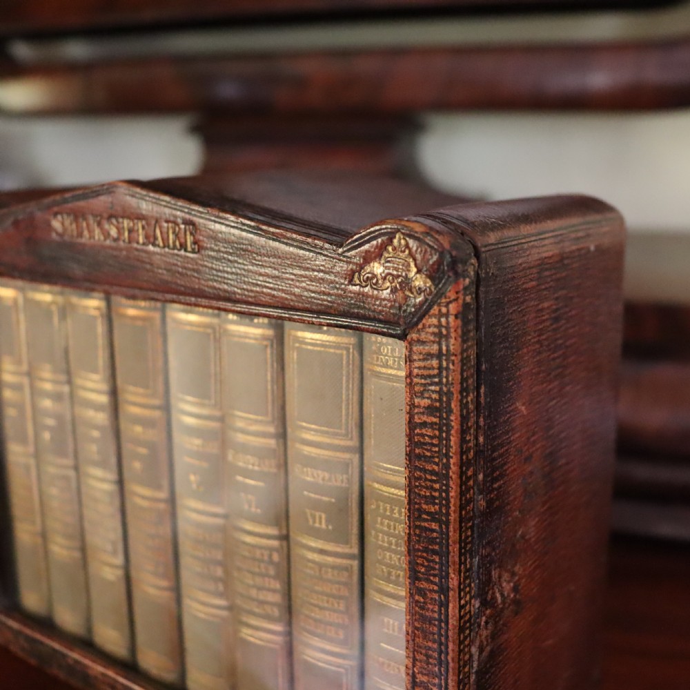 The Works of Shakespeare - 8 miniature volumes in a tooled leather and glazed case View VIII