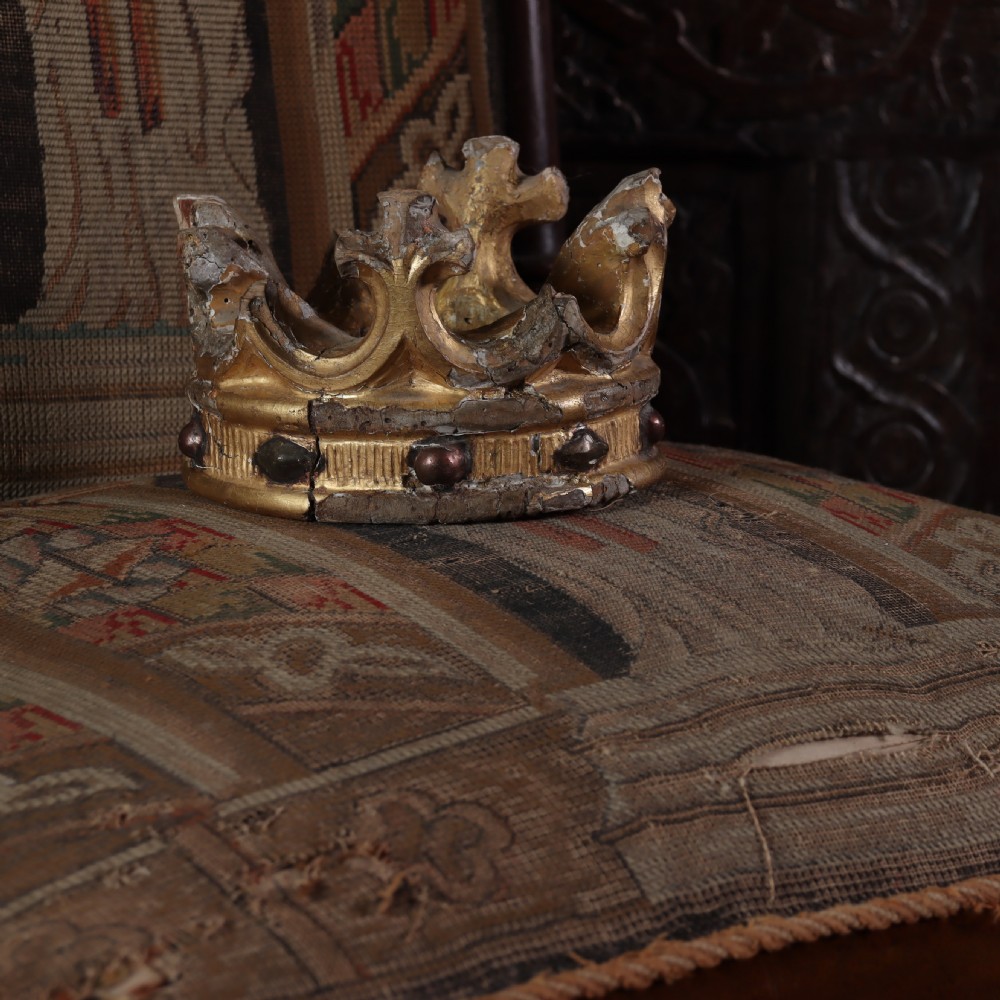 17th Century Italian Gilt Carved Wood Crown 