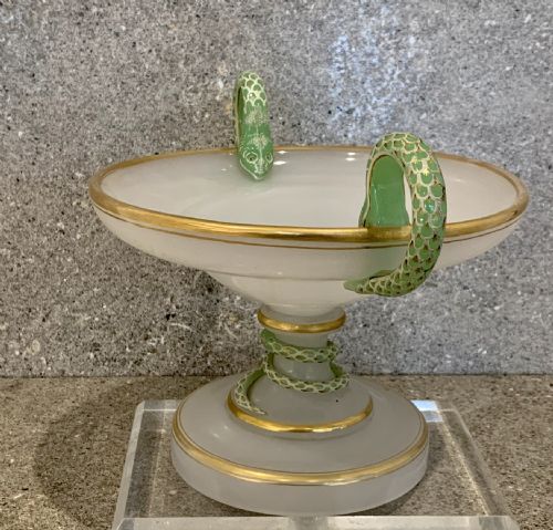 A RARE ANTIQUE OPALINE GLASS SNAKE SERPENT CENTREPIECE BOWL - ADDITIONAL PHOTO 3
