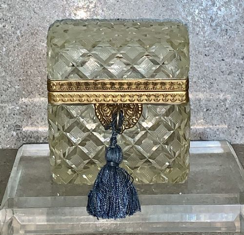 A FINE BACCARAT GLASS CASKET BOX ANTIQUE BRONZE MOUNTED - ADDITIONAL PHOTO 1