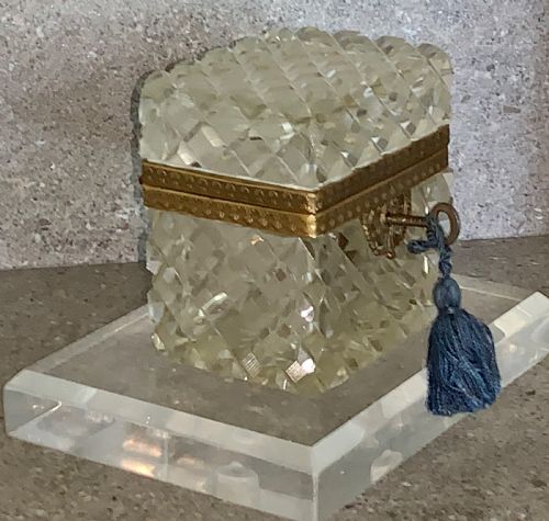 A FINE BACCARAT GLASS CASKET BOX ANTIQUE BRONZE MOUNTED - ADDITIONAL PHOTO 2