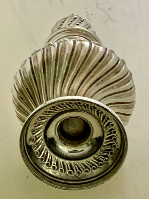 A SUPERB VICTORIAN SUGAR CASTER LEE WIGFULL SHEFFIELD 1898 - ADDITIONAL PHOTO 5