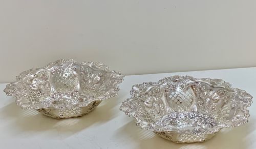 A PAIR OF ANTIQUE STERLING SILVER DISHES 1903 - ADDITIONAL PHOTO 2