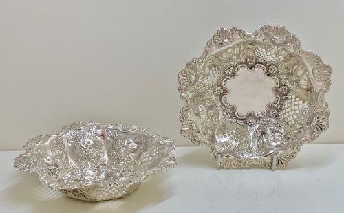 a pair of antique sterling silver dishes 1903 - CATEGORY: ANTIQUE SILVER - DATED EDWARDIAN