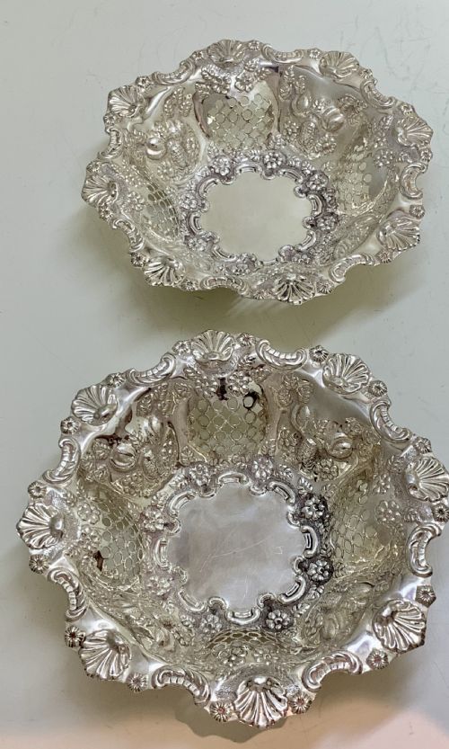 A PAIR OF ANTIQUE STERLING SILVER DISHES 1903 - ADDITIONAL PHOTO 11
