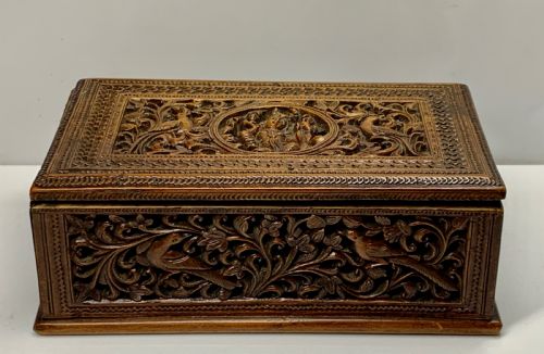 A FABULOUS QUALITY 19TH CENTURY BURMESE CARVED RECTANGULAR BOX - ADDITIONAL PHOTO 1