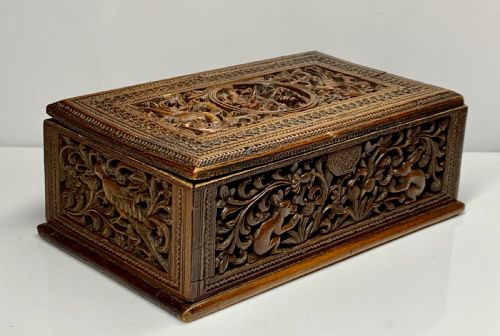 A FABULOUS QUALITY 19TH CENTURY BURMESE CARVED RECTANGULAR BOX - ADDITIONAL PHOTO 4