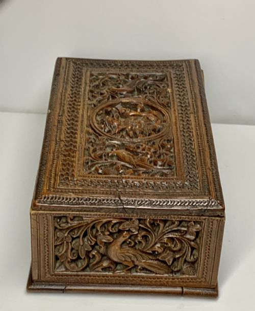A FABULOUS QUALITY 19TH CENTURY BURMESE CARVED RECTANGULAR BOX - ADDITIONAL PHOTO 6