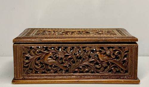 A FABULOUS QUALITY 19TH CENTURY BURMESE CARVED RECTANGULAR BOX - ADDITIONAL PHOTO 9