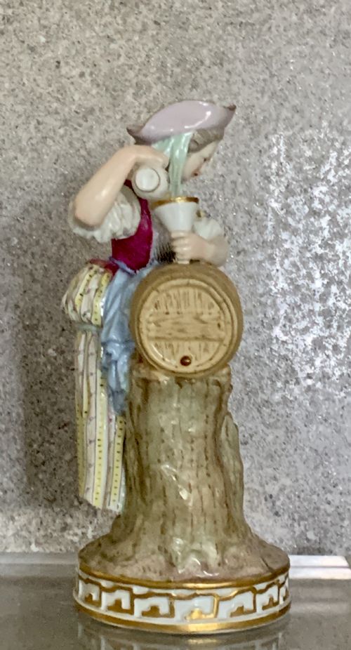 MEISSEN GRAPE HARVESTER GIRL WITH FUNNEL BARREL ANTIQUE - ADDITIONAL PHOTO 2