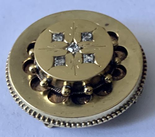 A VICTORIAN ETRUSCAN DIAMOND SET BROOCH OF CIRCULAR FORM - ADDITIONAL PHOTO 2