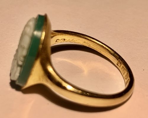 A NICE 18K GOLD GREEN ONYX CAMEO RING - ADDITIONAL PHOTO 3
