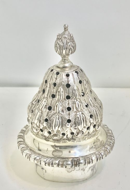 A LARGE HIGH QUALITY EDWARDIAN STERLING SILVER SUGAR CASTER 1904 - ADDITIONAL PHOTO 7
