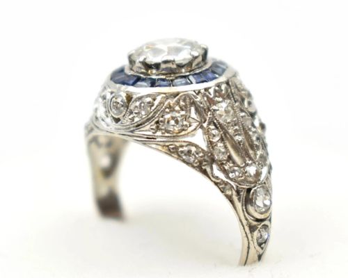 A RARE ART DECO PLATINUM 15CT DIAMOND SAPPHIRE TARGET CLUSTER RING CA 1920'S - ADDITIONAL PHOTO 3