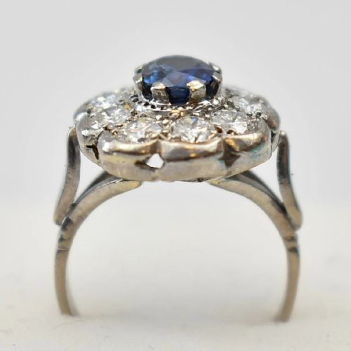 1930S 18CT WHITE GOLD SAPPHIRE DIAMOND CLUSTER RING 380CT TOTAL WGI CERTIFIED - ADDITIONAL PHOTO 2