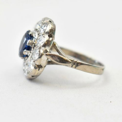 1930S 18CT WHITE GOLD SAPPHIRE DIAMOND CLUSTER RING 380CT TOTAL WGI CERTIFIED - ADDITIONAL PHOTO 4