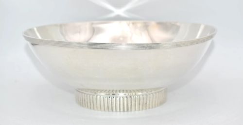STERLING SILVER BOWL ENGRAVED INSIDE OUT WITH LEAF STRAWBERRY DECORATION - ADDITIONAL PHOTO 2