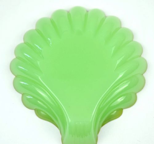 PAIR LARGE ANTIQUE FRENCH GREEN OPALINE GLASS SCALLOP SHELL DISHES GILT EDGE - ADDITIONAL PHOTO 2