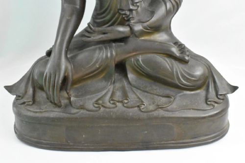 A LARGE ANTIQUE BRONZE MANDALAY BURMESE SEATED BUDDHA CIRCA 19TH CENTURY - ADDITIONAL PHOTO 4